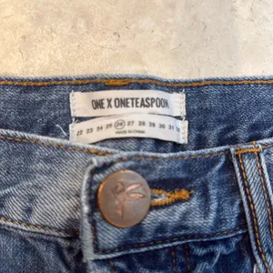 • One Teaspoon • Women’s WORN OUT daisy duke cut denim distressed shorts. thumbnail 4