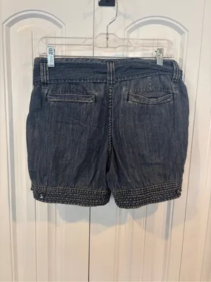 Tommy Hilfiger jean shorts size 8 thumbnail 2