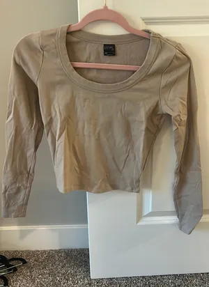 PacSun EST. PAC 1980 Beige scoop neck long sleeve top thumbnail 1
