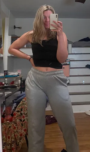 Nike Therma-Fit Sweatpants thumbnail 1