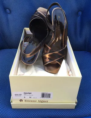 FINAL MARKDOWN Ladies etienne aigner sandals 8 thumbnail 1