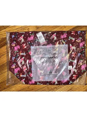 Vera Bradley Holiday Hounds Pattern Essential Grand Tote NWT thumbnail 7