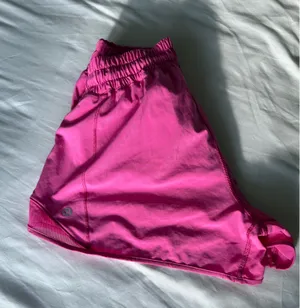 Lululemon Hotty Hot Shorts 4" thumbnail 1