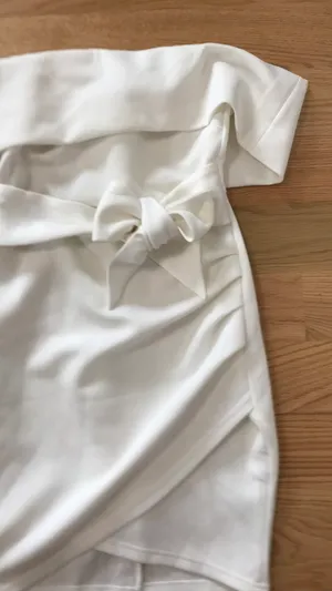 Show Po White Dress thumbnail 2