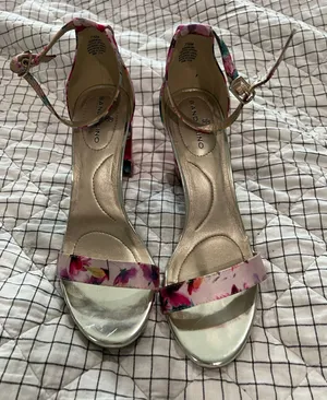 Bandolino Pink Floral Armory Sandals, Sz 7.5 thumbnail 2