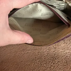 Michael Kors Jet Set Large Signature Wristlet Maroon. thumbnail 6