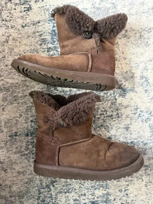 UGG Bailey Button thumbnail 1