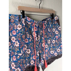 Sundance Kalani Shorts Size XL Linen Blue Floral Boho Retro Summer Preppy Shorts thumbnail 2