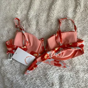 Dippin Daisy Floral Bikini Top SZ M thumbnail 4