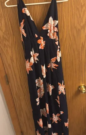 Simplee Apparel Simple floral maxi dress with amazing back size large thumbnail 1