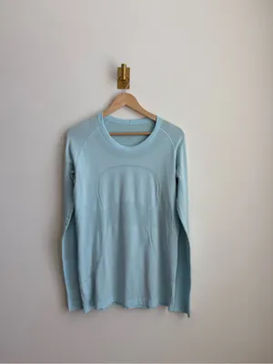 Lululemon Swiftly Tech Long Sleeve Crewneck Top Light Blue Thumbholes Women's 10 thumbnail 2