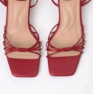 Red Pumps thumbnail 2