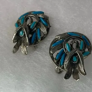 Vintage Midcentury Southwest style ornate faux turquoise clip earrings. thumbnail 2