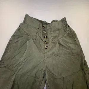 one 5 one - Army Green Gaucho Capri Pants Women's Size Medium Palazzo Cullotes thumbnail 2