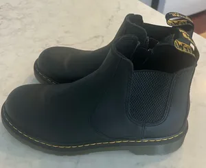 Dr. Martens 2976 Y Chelsea Boots Black Leather Side Zip Women’s US 7 EU 38 thumbnail 1