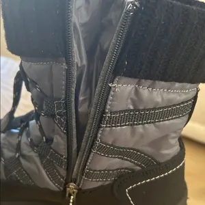 Santana Canada Thea Waterproof Boot Size 10, Black/Grey, NWOT thumbnail 10