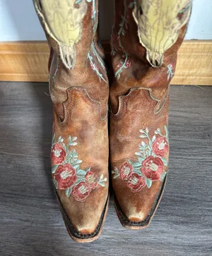 Corral Floral Embroidered Cowboy Boots 7M thumbnail 3