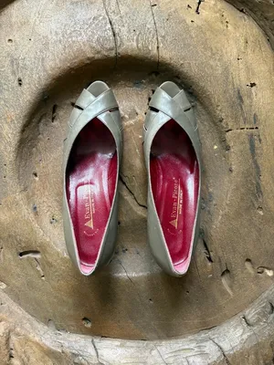 Vintage Evan Picone taupe peep toe women's pump heels retro made in Italy size 9 thumbnail 6