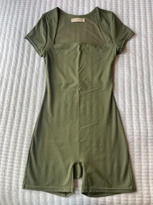 Amazon Qinsen Short Sleeve Romper thumbnail 1