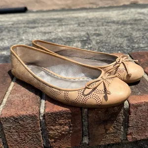 Coach Women's Kathy Leather Beige Perforated Logo Ballet Bow Flats Sz 8B thumbnail 6