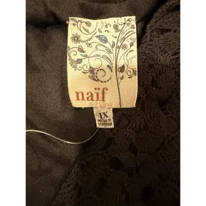 Naïf black lace cold-shoulder dress features an open-shoulder & Gold Necklace 1X thumbnail 6