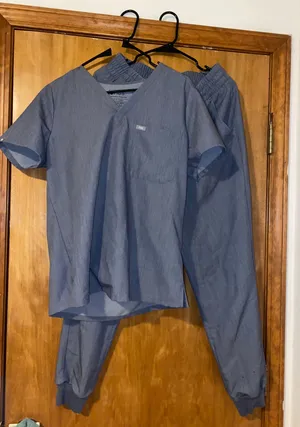 FIGS Scrubs Set thumbnail 11