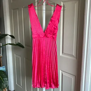 Sincerely Jules satin Deep V Neck Accordion Pleated Hot Pink Satin Dress Xs thumbnail 4