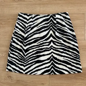 Vintage Y2K Zebra Print Sans Souci Two Piece Jacket & Mini Skirt Set thumbnail 2