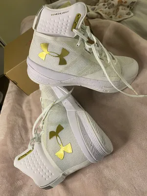 Under Armour UA Highlight Ace 2.0 White Gold Volleyball Womens Size 10 thumbnail 7