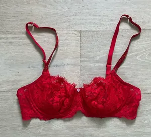 Victoria's Secret Bra thumbnail 1
