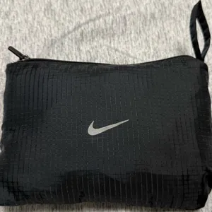 Nike Women's Black Windbreaker Jacket thumbnail 5