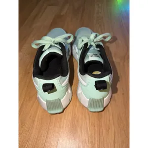 Reebok Womens Mint Green Mesh Running Shoes Sneakers Size 9 thumbnail 2