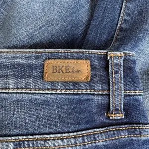 BKE Payton‎ Universal Fit Mid-Rise Ankle Skinny Jeans Dark Wash Chewed Hem 25 thumbnail 3