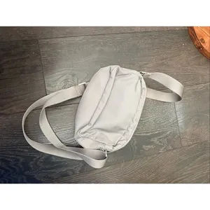 Lululemon Women’s Light Gray Fanny Waist Bag thumbnail 4