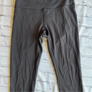 Lululemon Women’s Black Crop Leggings High-Rise Size 6 Athletic Athleisure EUC thumbnail 5