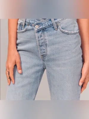 Abercrombie and Fitch The Dad High Rise 26 Light wash Curve Love thumbnail 3