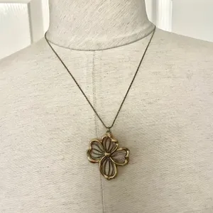 Avon vintage dogwood flower silver and gold tone pendant necklace thumbnail 1