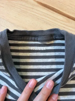 Hollister Baby Tee thumbnail 3