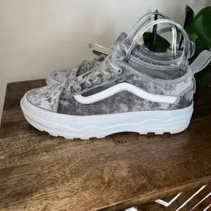 Vans Old Skool Ultracush Velvet Women 8.0‎ Shoes Gray Lace Up Platform Sneakers thumbnail 2