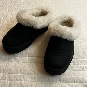 Steve Madden Unitie Faux Fur Platform Clog Slipper in black thumbnail 2