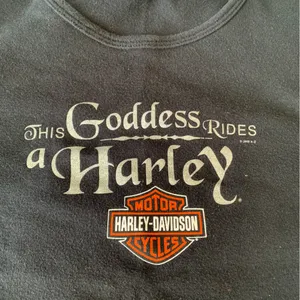Harley-Davidson women's small goddess short sleeve crop Tee in Black with Logo thumbnail 3