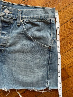 Vintage Levi's bush high waist jean shorts Wmns W30 thumbnail 4