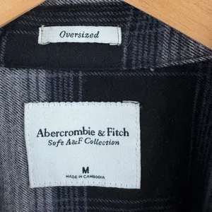 Abercrombie & Fitch women’s black plaid flannel oversized button front shacket M thumbnail 2