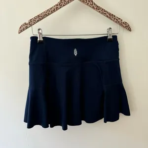 FREE PEOPLE Check Out My Topspin Midnight Navy Skort Size Medium thumbnail 7