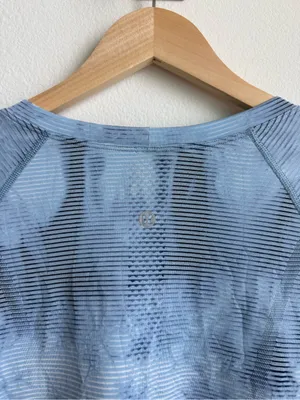 Lululemon Swiftly Tech Long Sleeve Tie Dye Thumbhole Top Blue Women's 10 thumbnail 7