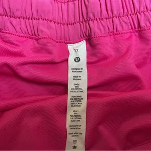 NWOT Lululemon Hotty Hot Low Rise Lined Short 2.5" Purple Highlight Size 12 thumbnail 7