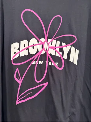 NWOT Anthropologie Size XL Oversized Graphic T-Shirt Black Brooklyn NY Floral thumbnail 7