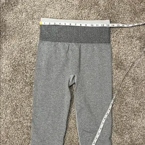 Spanx Seamless Sculpt Leggings in the color Spacedye Cloudy Grey Size Large thumbnail 9