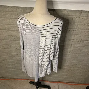 CAbi Oversized‎ Striped Long Sleeve Tee Top Size M thumbnail 3