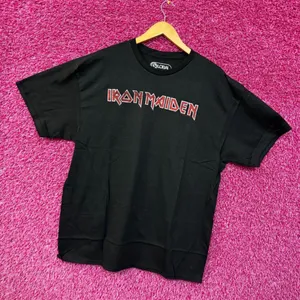 Iron Maiden Spell-Out Logo Heavy Metal Rock Band Tee XL thumbnail 3
